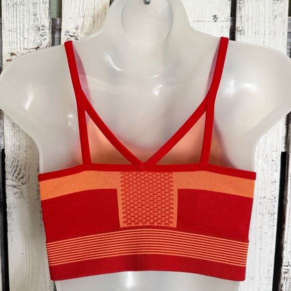 Avia Sports Bra Size Large Red Orange Vented Strappy Athletic Activewear Workout - Picture 9 of 9